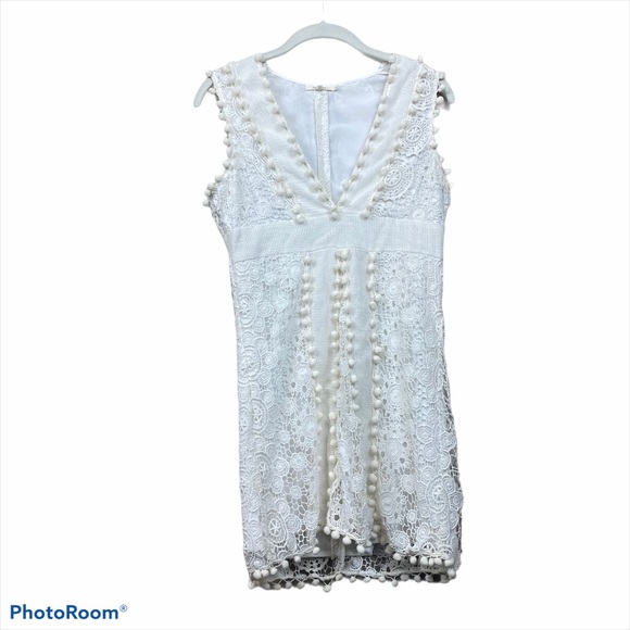 Tularosa Dresses & Skirts - Tularosa White bauble mini lace dress Summer